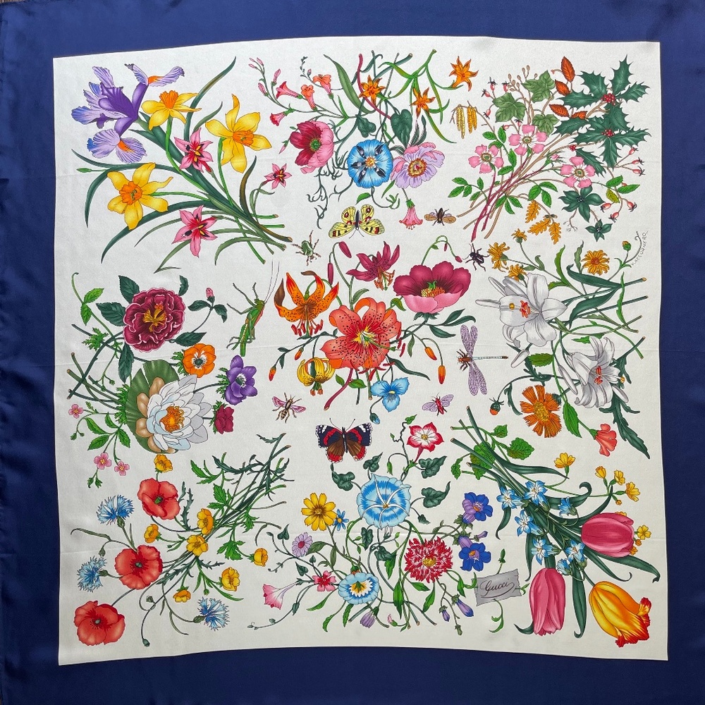 New Gucci Flora V. Accornero Floral White Blue Border Silk Scarf - Picture 1 of 14